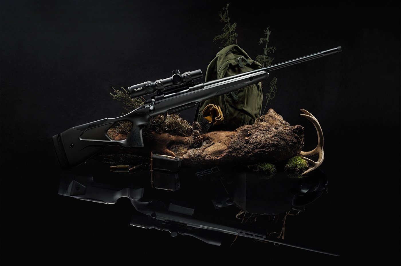 S20_hunting_web-still-life_1400x930